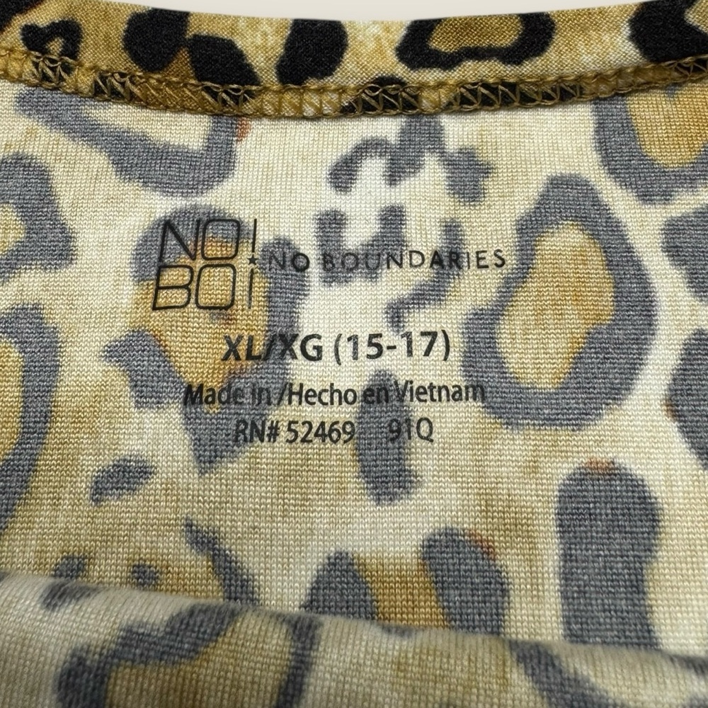 No Boundaries Animal Print Top - Brown and black size XL/L Excellent Condition - Picture 2 of 5